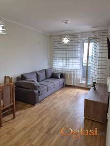 Jednoiposoban stan sa garažnim mestom, Square garden