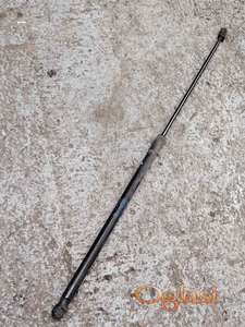 Golf 6 amortizer haube Originalni delovi  Moguca ugradnja delova  Alfa Romeo 147-156-166-159-GT-MiTo-Giulietta Fiat bravo 2 - croma -grande punto -multipla 2 -punto 3 -stilo-idea Freemont Panda 3 500L 500 Lancia ypsilon-delta-musa-lybra Volkswagen Golf 6  Ukoliko zelite da porucite Posaljite poruku preko sms poruke ili pozovite na telefon 0616115961