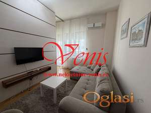 Bulevar oslobođenja 40 m2 - 450 Evra LUX ID#2808