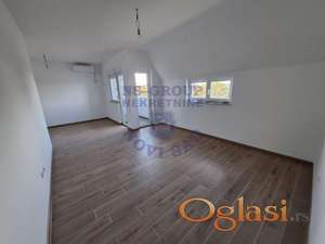 Trosoban stan u Veterniku!