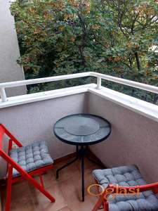 DIREKTNO OD VLASNIKA!  TOP LOKACIJA!