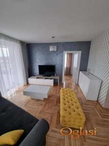 Novi Sad - top lokacija - jednoiposoban stan odmah useljivo - 500 eura