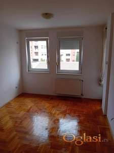 IZDAJE SE STAN 55m2, DETELINARA, KUHINJA NAMESTENA, 350EUR