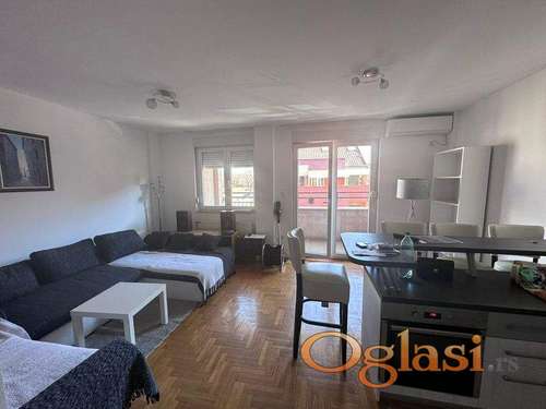 Cetvorosoban, 80m2 Socijalno