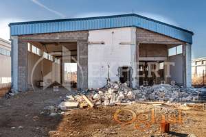Poslovni  objekat  u  izgradnji, 326 m2, plac  od  9.641 m2, Mramorsko  brdo