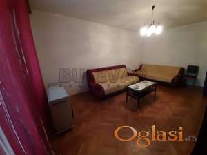 Izdaje se dvosoban stan kod Gradske bolnice, 55m2, na drugom spratu