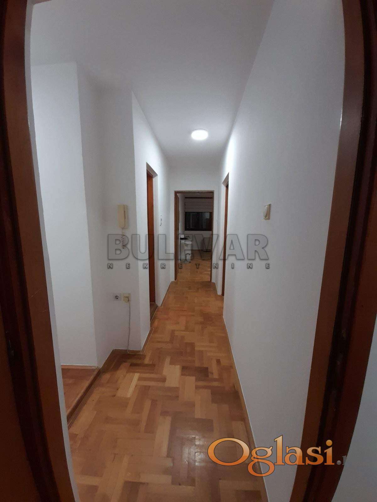 for rent unfurnished two-and-a-half-room apartment, 52m2 — photo