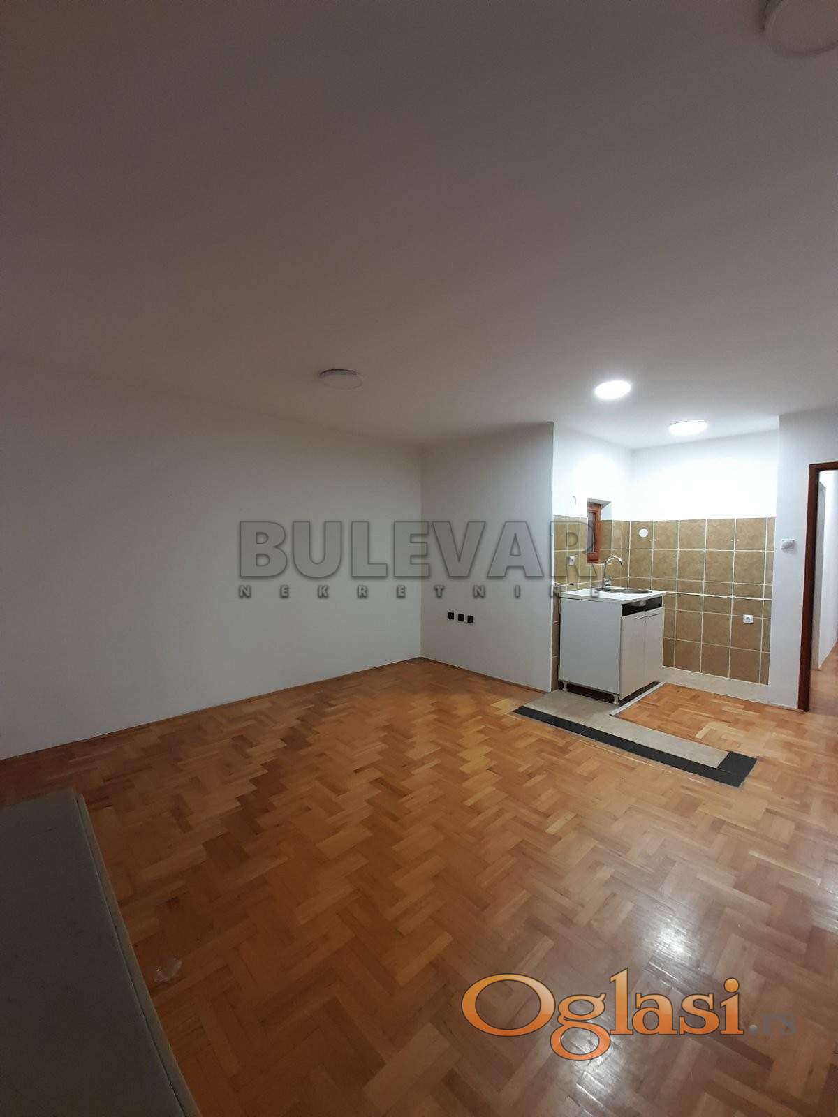 for rent unfurnished two-and-a-half-room apartment, 52m2 — photo