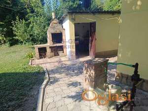 Vikendica na Kamenjaru