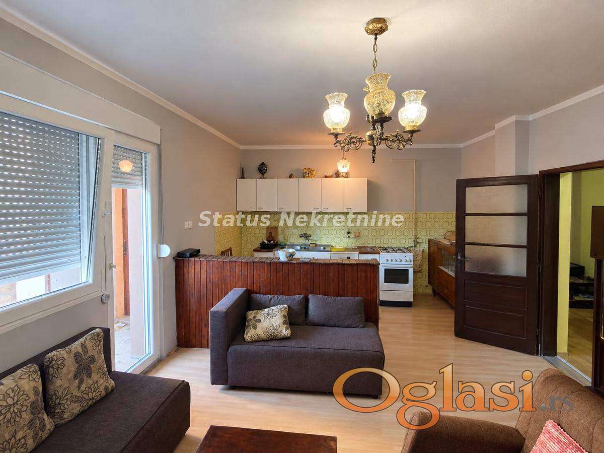 Футог — Семейный двухэтажный дом 150 m² с бассейном для отдыха — 065 385 8880 — фото