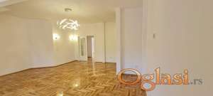 Predstavljamo vam kompletno renoviran stan na jednoj od najlepših i najhumanijih lokacija u Novom Sadu