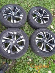 Prodajem 4 originalne felne i gume za Peugeot 2008/3008/5008