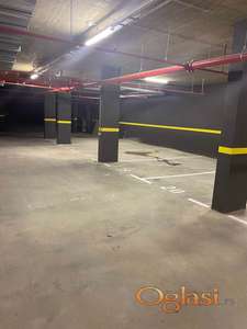 Izdajem  garažno mesto