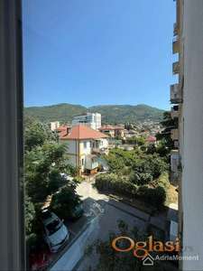 Tivat - centar - dvosoban stan na prodaju