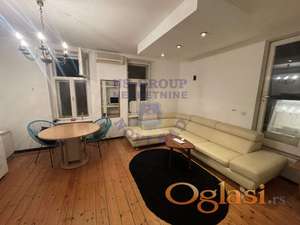 Kuća sa dvorištem u Petrovaradinu