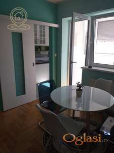 Izdavanje jednoiposobnog stana Novi Sad – Podbara, 45m², namešten, terasa, gradsko grejanje