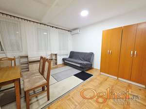 STAN - PETROVARADIN - PETROVARADIN - 25m2 - 70000 evra