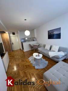 odmah useljiv - Nova Detelinara - stan+parking