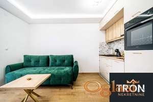 Dva apartmana u kompleksu sa bazenom