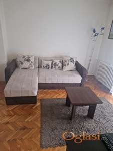 Centar,moderna  garsonjera 350e sa svim troškovima