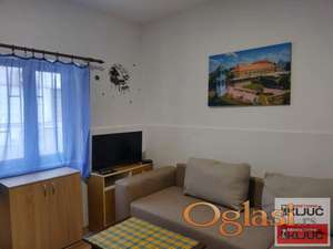 Centar, Novi Sad – 1.5 stan, 28 m², prizemlje
