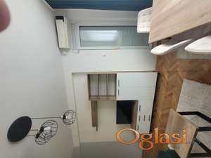 Jednoiposoban stan sa garažom u centeu Novog Sada