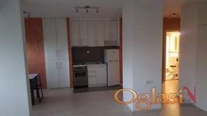 NOV RENOVIRAN NAMESTEN STUDIO STAN 40M2