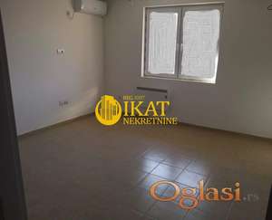 Boleč, trosoban stan 49m2 + terasa, ostava ID#4931