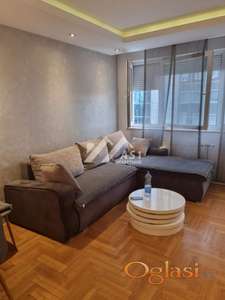 Izdajem LUX trosoban stan u Centru u Novogradnji-Niski Troskovi !!! ID#8421