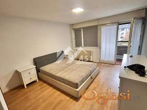 Izdajem Pet Friendly lep komforan dvosoban stan na Bulevaru Oslobodjenja !! ID#8269