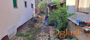 KUĆA ZA ULAGANJE U GOSPOĐINCIMA NA PLACU OD 570M2 // MOŽE KREDIT ! !