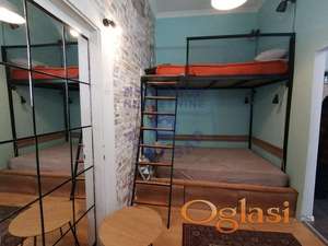 GARSONJERA U PESACKOJ ZONI!