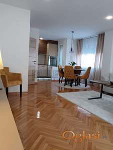 Izdaje se stan na Bulevaru Nemanjića!