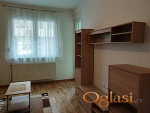 Na izdavanje- Dvosoban stan na Petrovaradinu