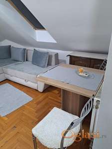 Kompletno nameštena garsonjera