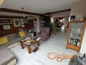 Trosoban stan u Cara Dušana!