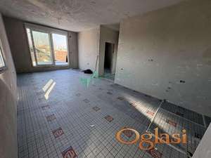 Troiposoban stan u izgradnji, moderna vila, prostrana terasa + gratis parking!