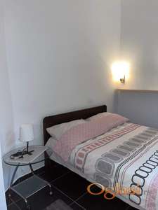 Moderan, svetao, salonac na 2 min od Klinickog i Beograda na vodi