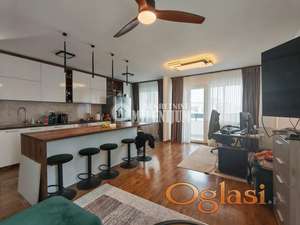 Top ponuda-renoviran 3.0 stan sa fantastičnim pogledom, Blok 61 ID#2210