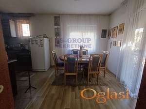 Predstavljamo Vam porodičnu kuću na Adicama. Kuća je spratna i u prirodi ima 196m2