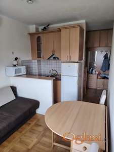 Jednoiposoban namešten stan-Bore Prodanović-30m2-300e
