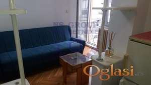 Izdaje se kompletno nameštena garsonjera od 21 m²