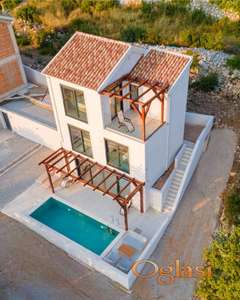 Budva Blizikuće – vila s bazenom i pogledom na more