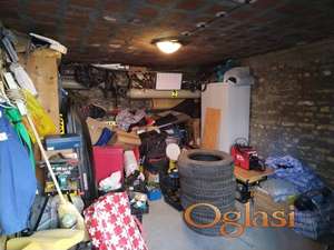 Prodajem garažu