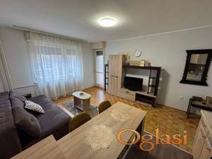 KOD MASTER CENTRA - NAMEŠTEN JEDNOIPOSOBAN STAN - USELJIV ODMAH!!!