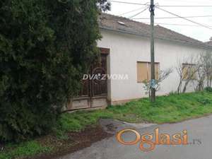ISPLATIVA INVESTICIJA! Kuća + veliki pomoćni objekat + mogućnost proširenja – Petrovaradin, Stari Majur