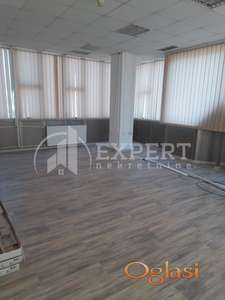 Odličan lokal,  kompletno opremljen, izdat, 156m2, centar, top ponuda