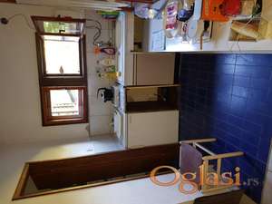 Prodajem uknjiženu vikendicu