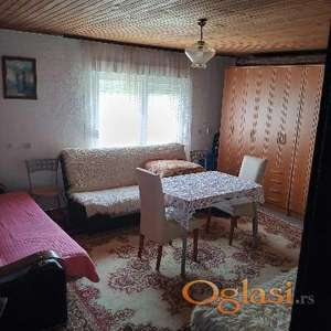 Odlična kuća i plac