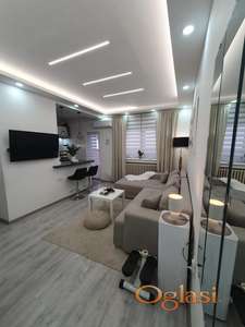 Porodična kuća, smeštena u srcu Salajke, samo 10-tak minuta udaljena od centra grada!